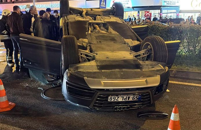 Kaygan zemin kazaya neden oldu: 2 yaralı