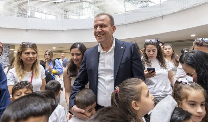 Büyükşehir'in Tükenmeyen Sevgiler, Dönüşen Eserler Sergisi' açıldı