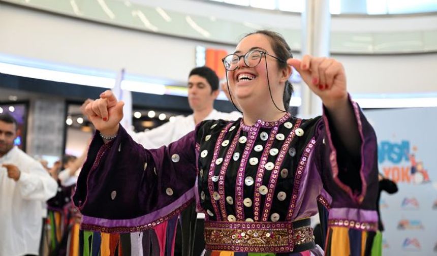Mersinde Engelsiz Dans ve Ritim gösterisi gönülleri fethetti