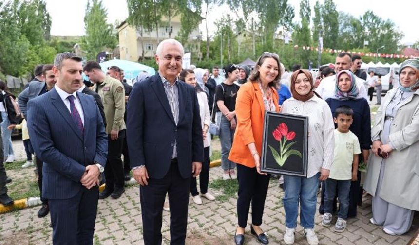 Muş'ta "7. Lale Festivali" coşkusu