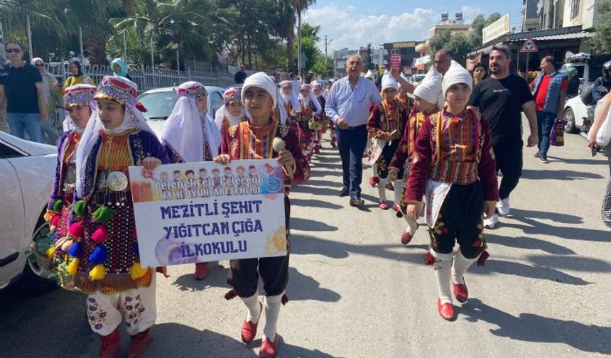 Gelenekten Geleceğe Halk Oyunları Şenliği kültürel zenginliklerle gerçekleşti