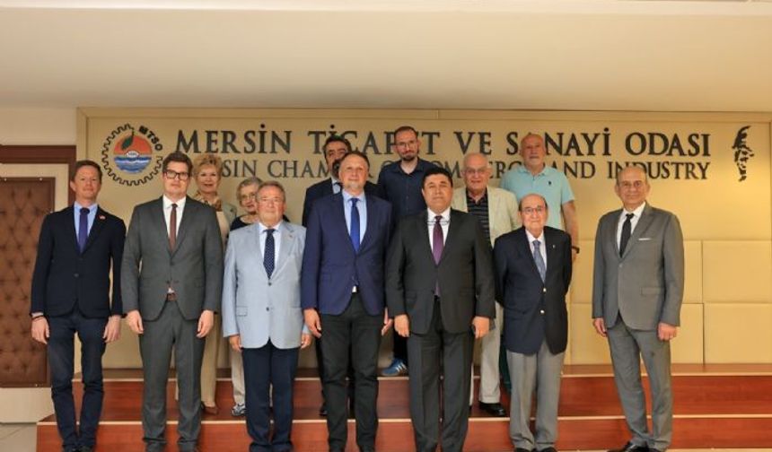 MTSOda kültür ve ticaret buluşması: Mersin  1914 Fejesin Objektifinden sergisi incelendi