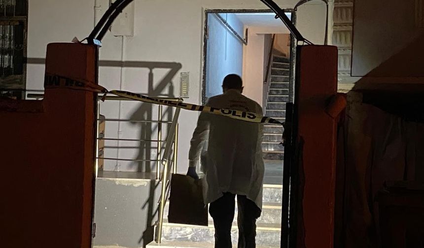 Kocaeli’de 29 Yaşındaki Vatandaş Evinde Kanlar İçinde Bulundu