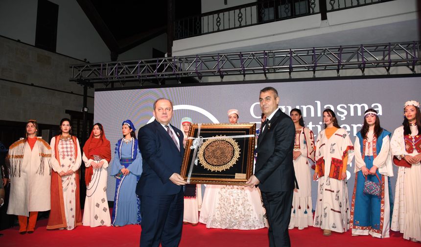 Yörük Kadını Mirası Mersin’de: "Ala Çuval" Yeniden Modern Sanatta
