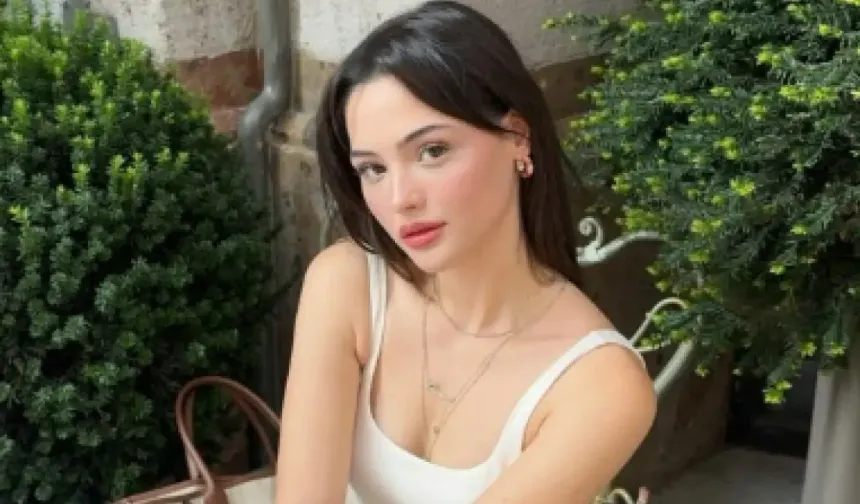 Derya Pınar Ak Kaç Yaşında, Emirhan Topçu ile Sevgili mi, Aslen Nereli, Boyu ve Kilosu Kaç, Instagram Hesabı Ne, Özel Ha