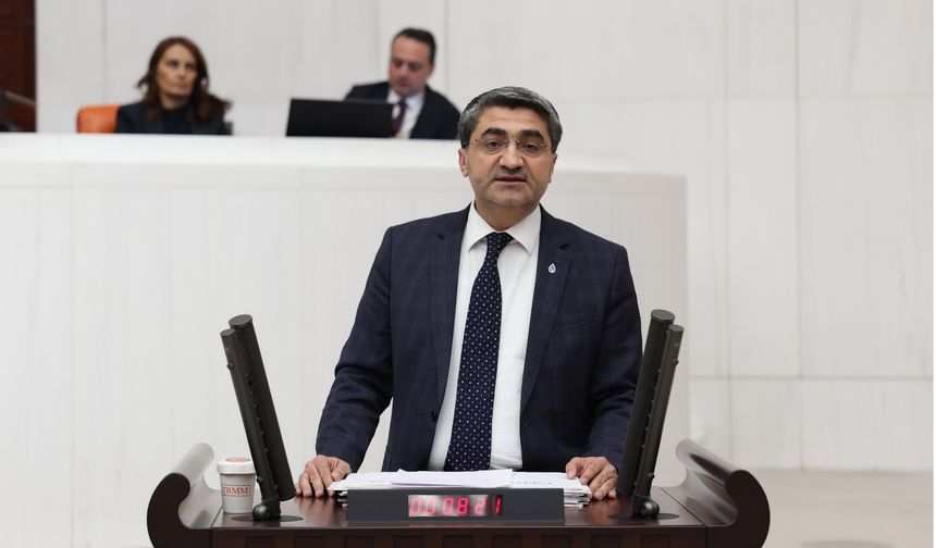 DEVA Partili Ekmen: “Kazanlı Sahilinde Çevre Felaketi Yaşanıyor”