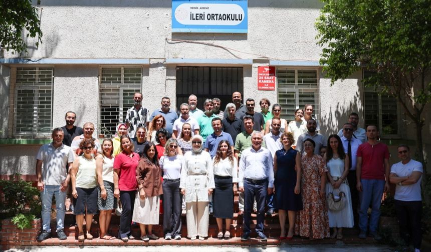 Mersin İl Milli Eğitim Müdürü Durmuş’tan İleri Ortaokulu’na Ziyaret