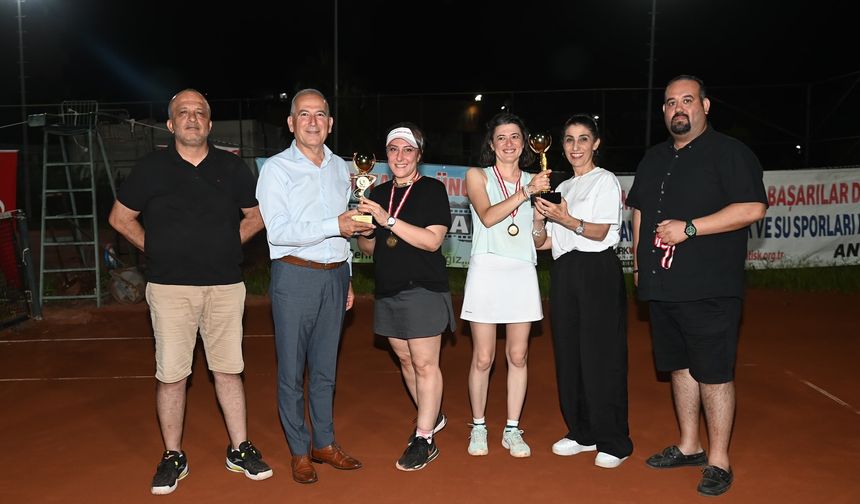Anamur’da Mustafa Güngör Çiftler Tenis Turnuvası Sona Erdi