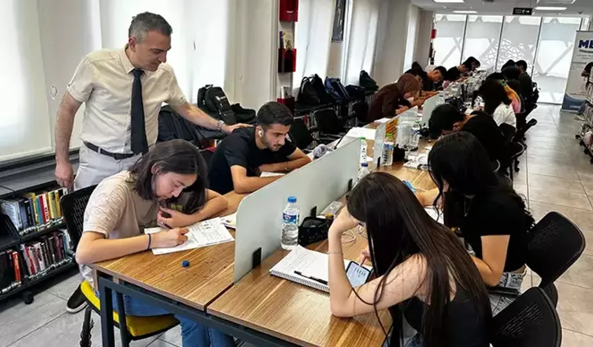 Erdemli Halk Kütüphanesi'nde Sınav Maratonu