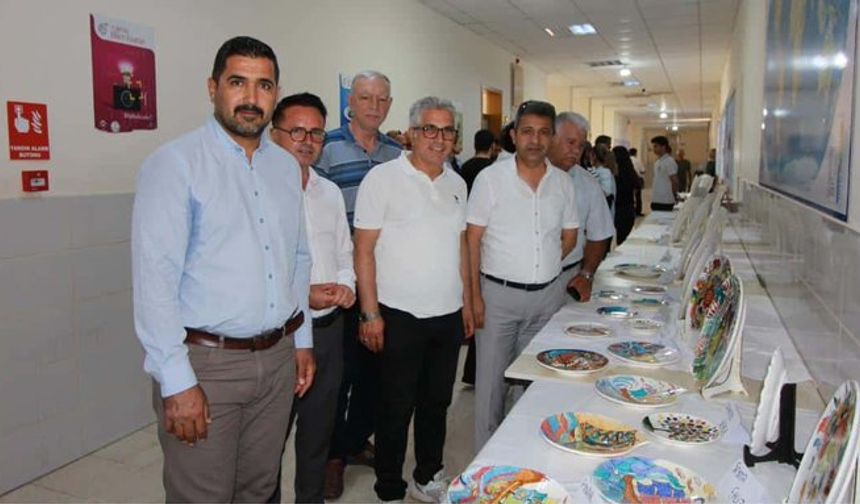 Bozyazı Anadolu Lisesi’nde Çini Sergisi Büyük İlgi Gördü
