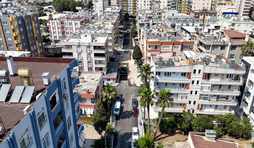 Tarsus’ta Yol ve Kaldırım Çalışmaları Hız Kesmiyor