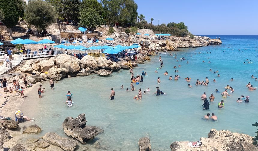Mersin Silifke Sahilleri Sıcaklarla Doldu Taştı