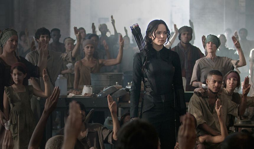 Açlık Oyunları: Alaycı Kuş (The Hunger Games: Mockingjay) filminin konusu nedir, oyuncuları kimler, ne zaman çekildi?