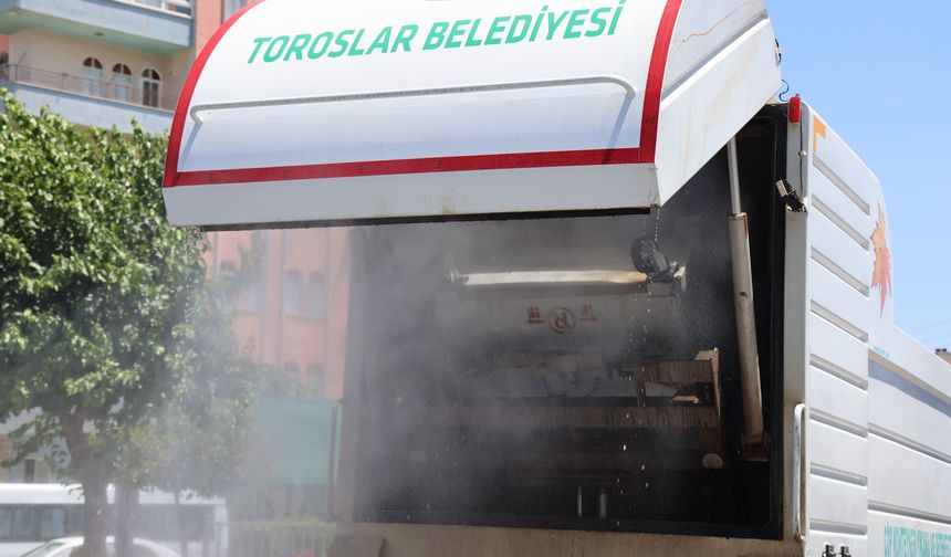 Toroslar’da 11 Bin Çöp Konteyneri Yıkanarak Dezenfekte Ediliyor
