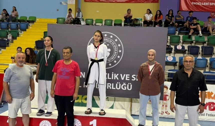 Hayrunisa Gürsoy Zafer Bayramı Turnuvası'nın Şampiyonu oldu