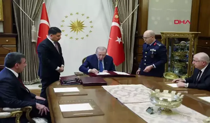 YAŞ'tan Kritik Atamalar ve Terfiler: 32 General Yükseldi