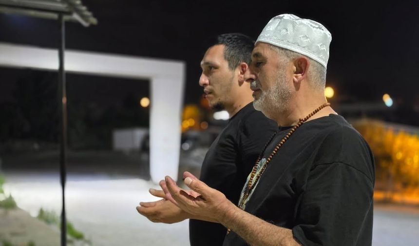 Hatay’da Dualar Afetlerden Korunmak İçin Yükseldi
