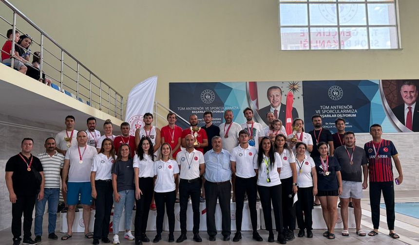 Burdur’da Yüzme Bilmeyen Kalmıyor: 35 Bin Kişi Yüzme Öğrendi