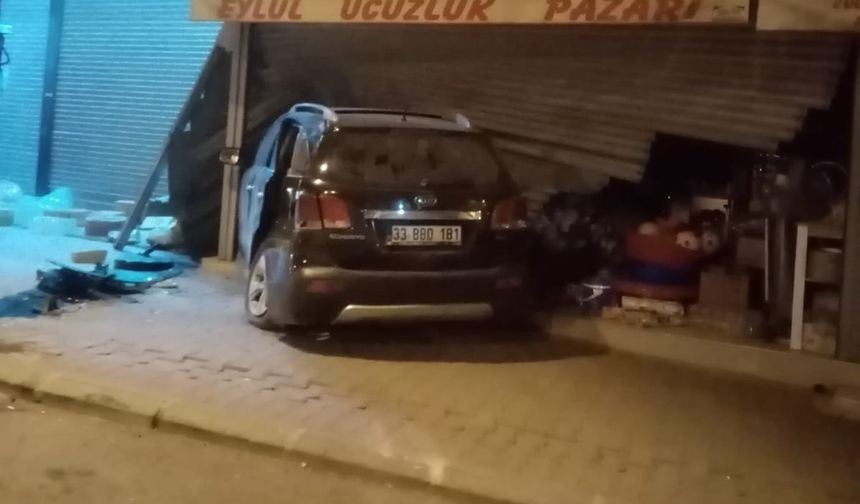 Mersin’de Feci Kaza: Sürücü İş Yerine Çarptı, 1 Ağır Yaralı