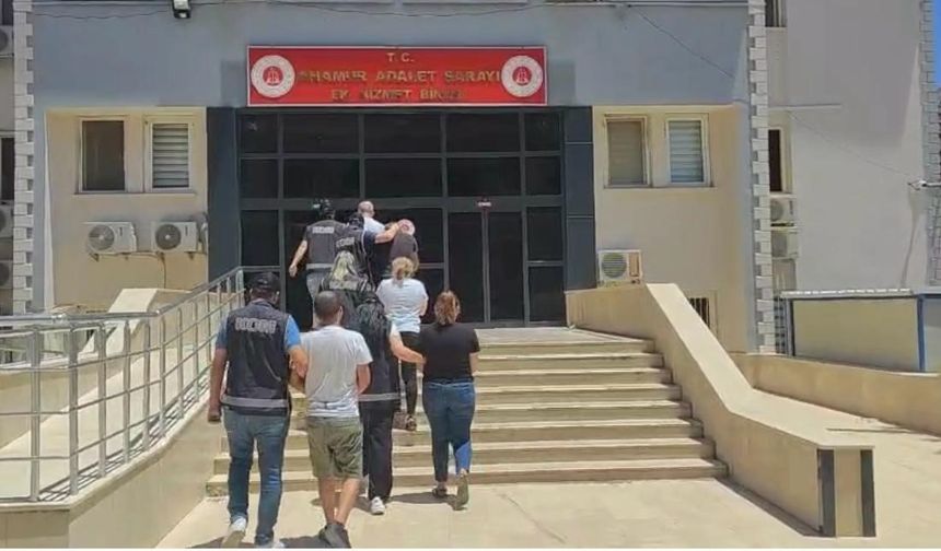 Mersin'de Tefecilikle 100 Milyon Kazanan Çete Çökertildi!