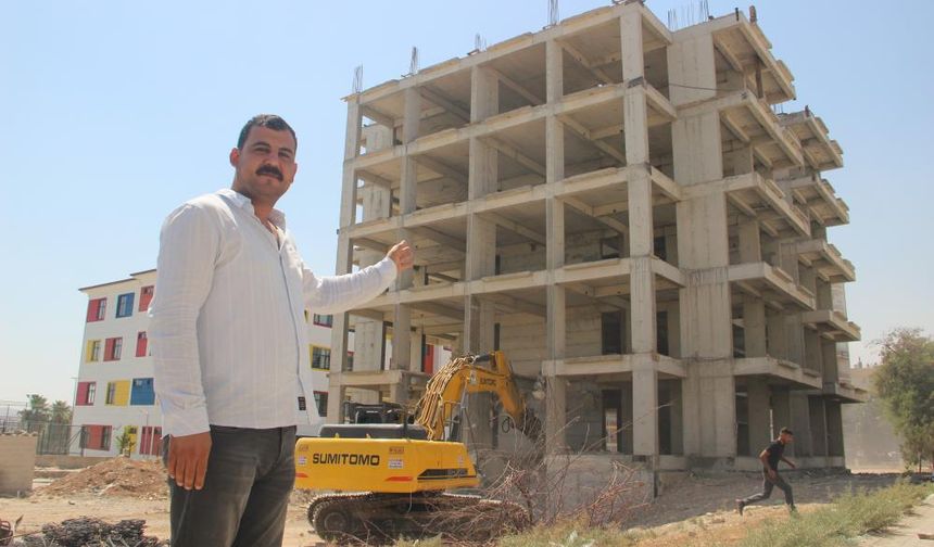 Müteahhit Kendini Şikayet Etti, Binasını Yıktırdı
