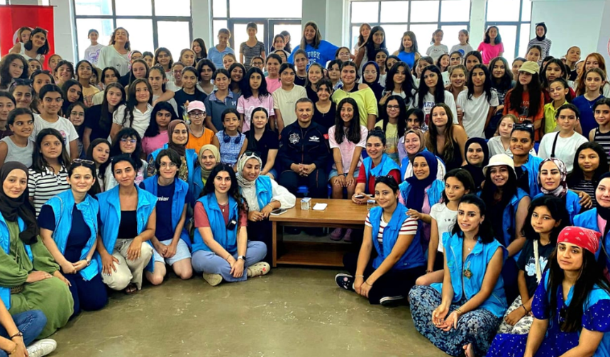 İlk Türk Astronot Alper Gezeravcı, Mersin’de Gençlerle Buluştu