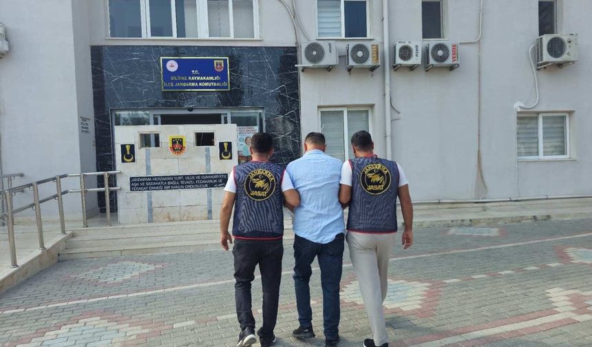 Kırmızı Bültenle Aranan Dolandırıcı Mersin'de Yakalandı