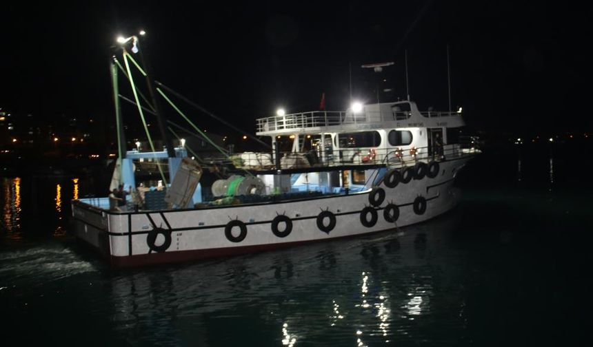 Mersin’de Balıkçılar “Vira Bismillah” Diyerek Sezona Başladı