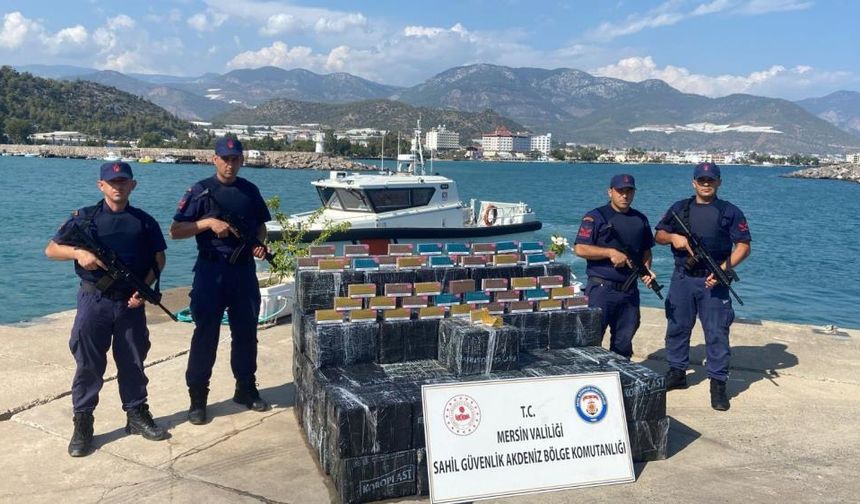 Anamur’da 28bin 500 Paket Tütün Çubuğu Ele Geçirildi