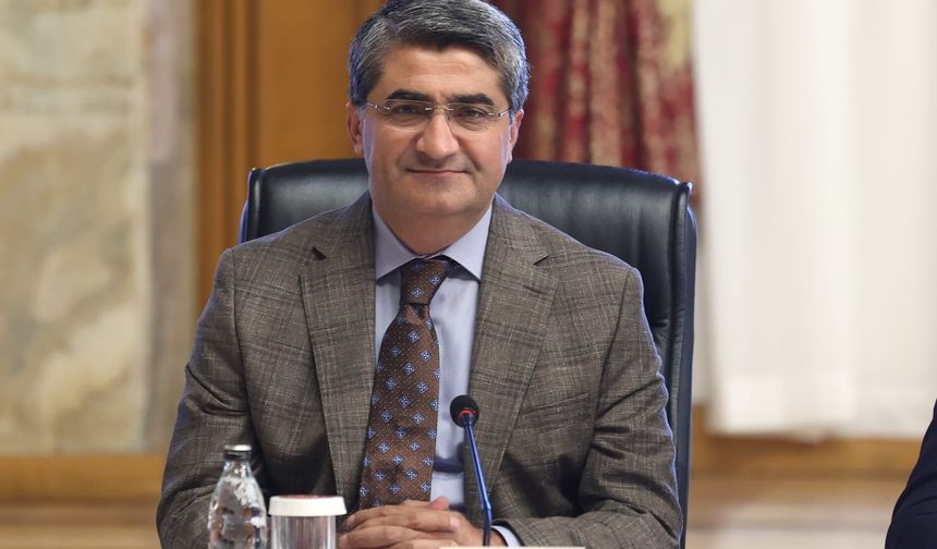 Gençlerin hayal kurabildiği bir Türkiye inşa etmek zorundayız