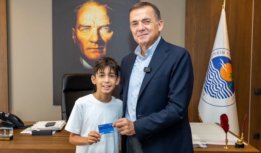 Başkan Abdullah Özyiğit, minik çevreci Aras ile buluştu
