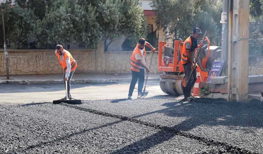 Toroslar’da yol ve kaldırım çalışmaları devam ediyor