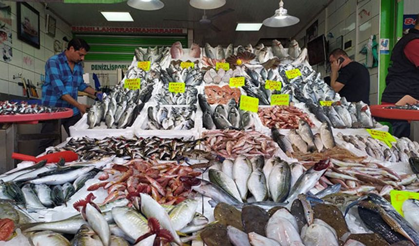Mersin Balık Pazarı Hareketlendi