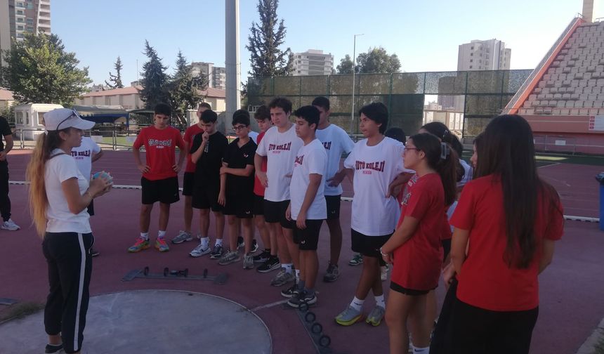 Lise Öğrencileri Gülle Atma Etkinliği ile Atletizmi Yakından Tanıdı
