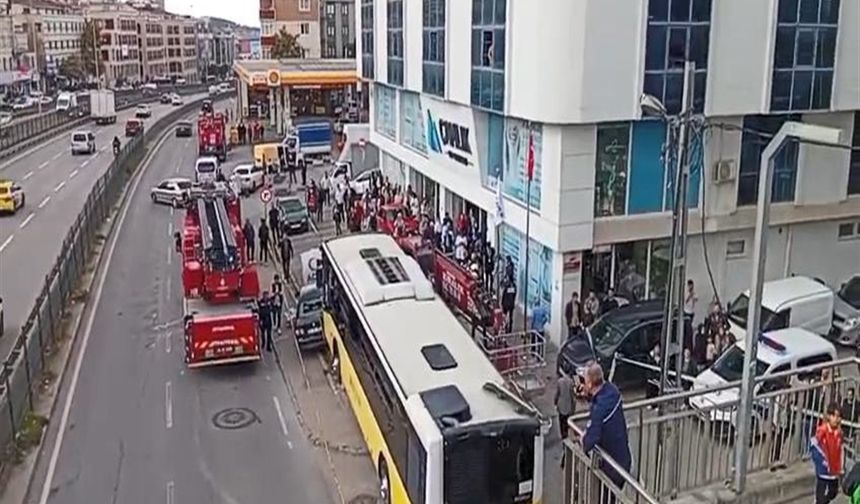 İstanbul’da Otobüs Durağa Girdi: 1 Ölü 4 Yaralı