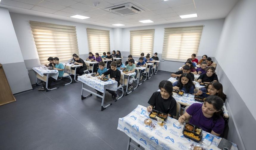 Mersin Büyükşehir’den LGS'ye Hazırlanan Öğrencilere Destek