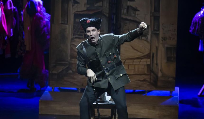 ‘Eyvah Nadir’ Oyunu Mersinli Sanatseverlerle Yeniden Buluştu