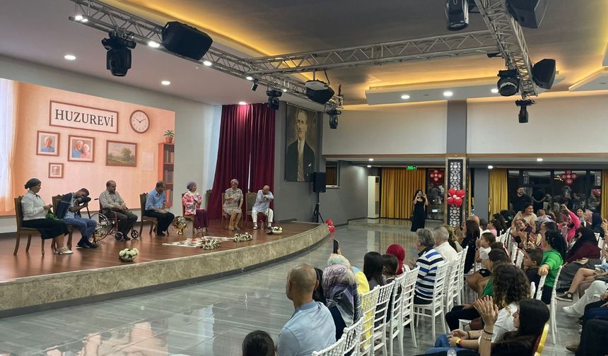 Mersin’de “Aile Yılı” Etkinlikleri Kapsamında Tiyatro Şöleni
