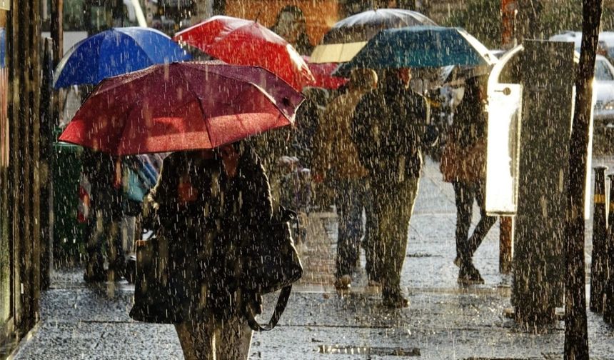 Meteoroloji'den Aydın, Muğla, İzmir, Antalya ve İstanbul için uyarı geldi! 2 gün boyunca yağışlar esir alacak