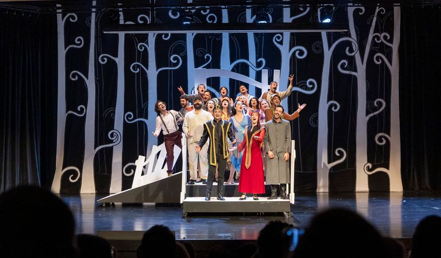 Mersin’de Shakespeare Büyüsü: Bahar Noktası Sahnede