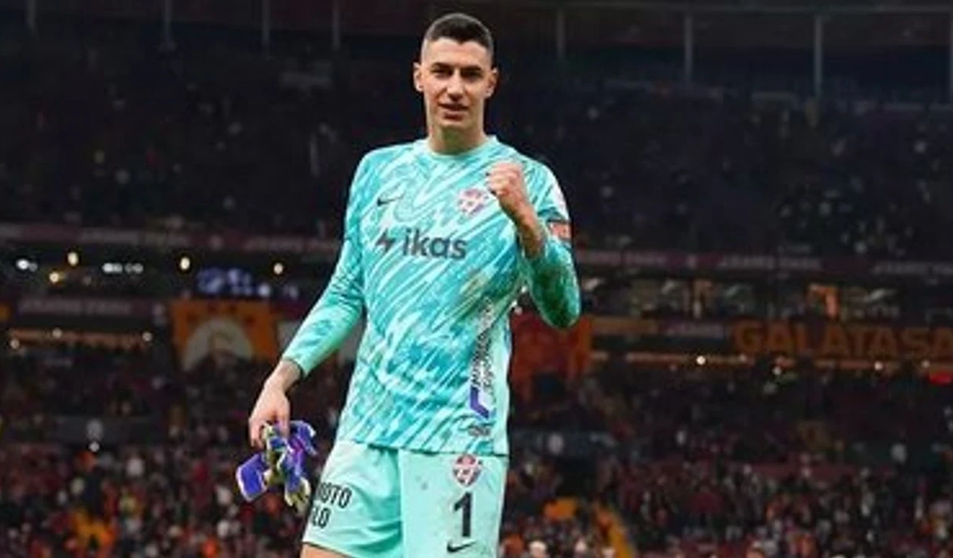 Berke Özer kimdir? Fransa Ligue 1'e transfer olan kaleci Berke Özer'in kariyerinde hangi takımlar var?