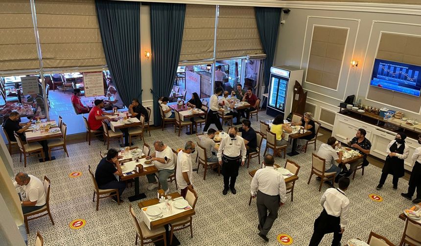 Kafe ve restoranlarda masa ücreti dönemi bitiyor