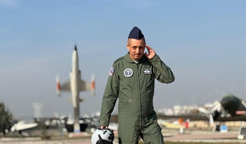 Pilotluk Hayali Gerçekleşti: Server Tolga Kokpite Geçti