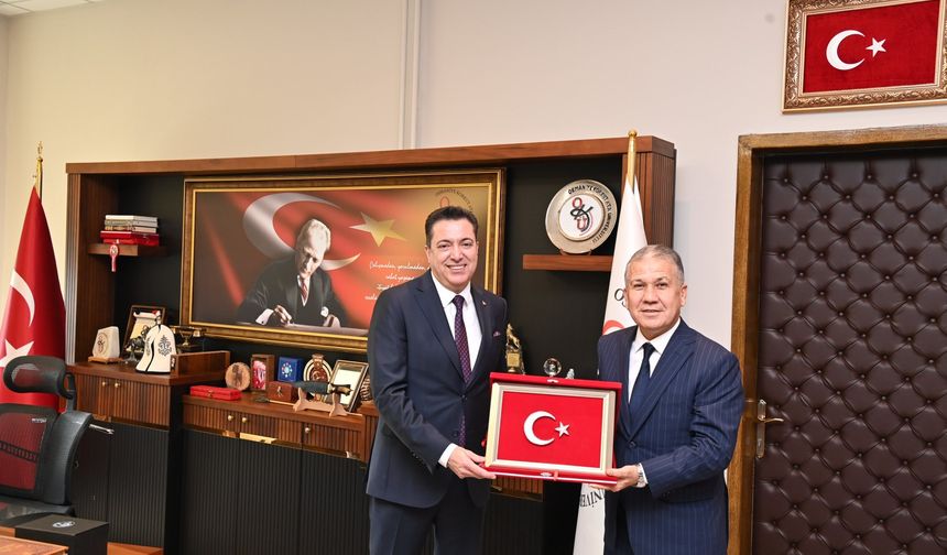 Rektör Yaşar, Uluslararası Korkut Ata Sempozyumu'nda Bölgesel İş Birliğini Güçlendirdi