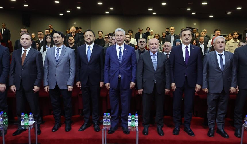 Bakan Bolat, Uluslararası Bosna Üniversitesi’nde öğrencilerle bir araya geldi