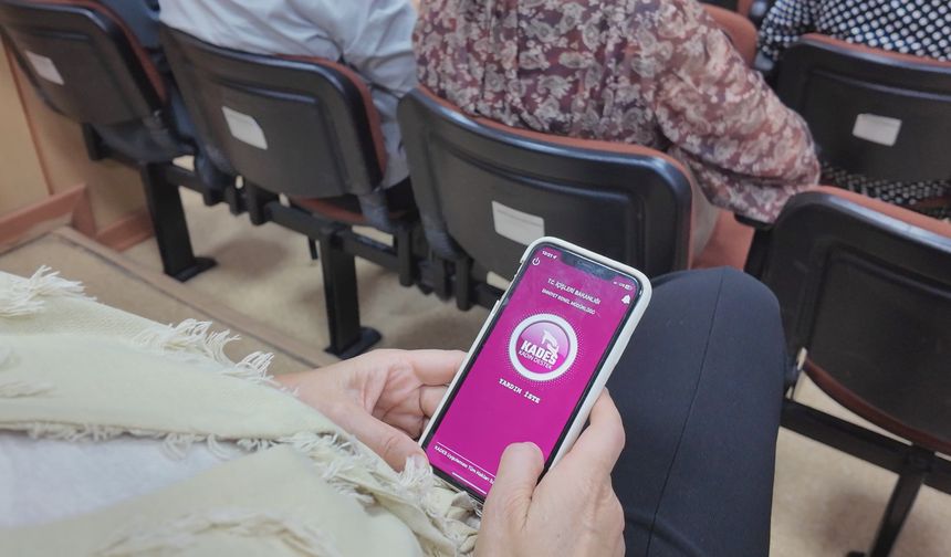 Akdeniz Belediyesi Kadın Personeline KADES Eğitimi Verildi