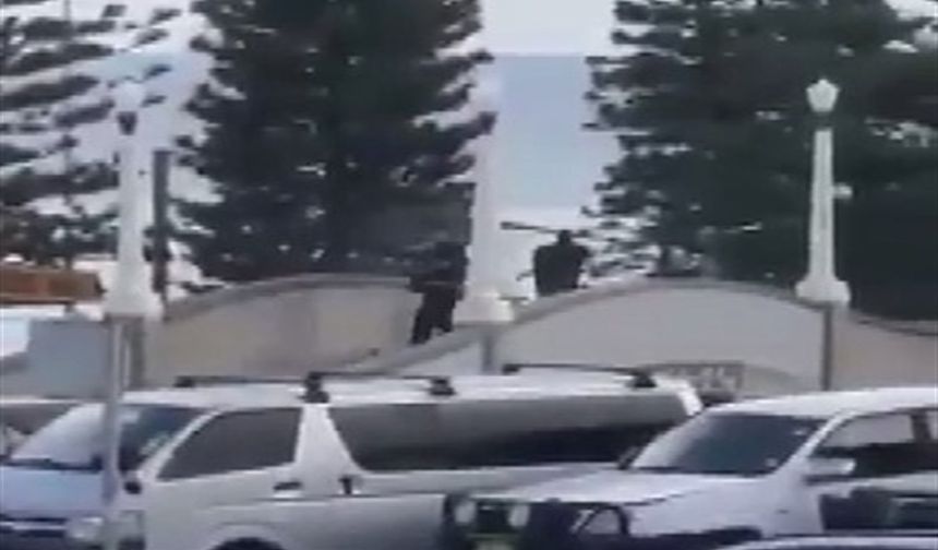 Plajda silahlı saldırı: 10 ölü, 11 yaralı