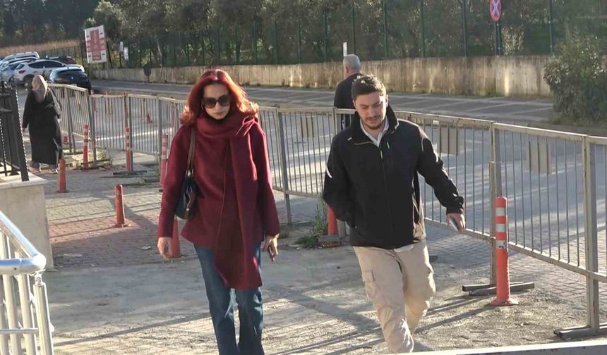 "Atacağım camdan, atlayacak mısın camdan kelimelerini ablam Tuğyan söylüyor"