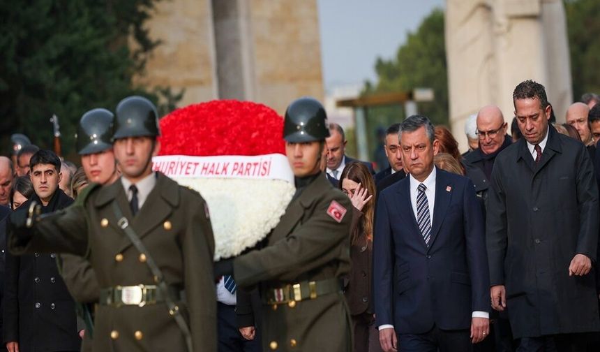 CHP Lideri Özel, Anıtkabir'i Ziyaret Etti