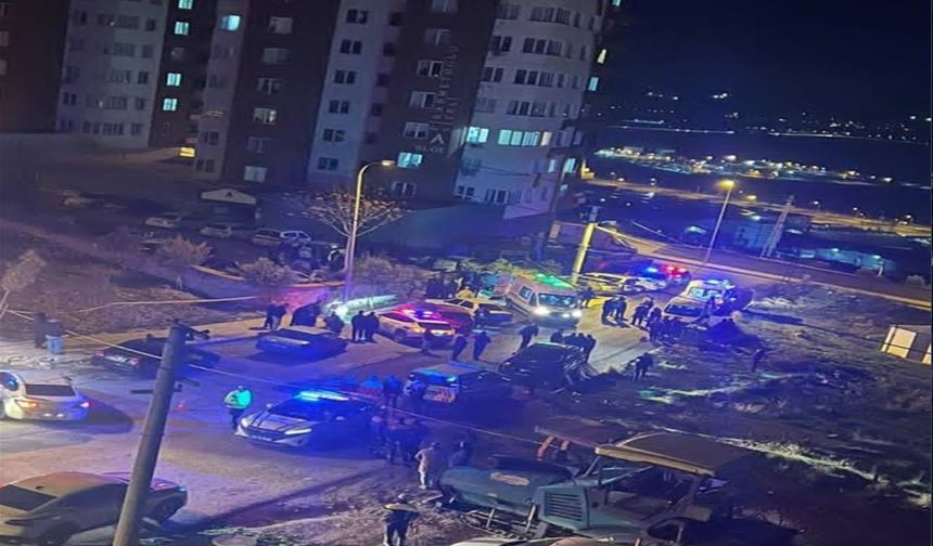 Kendisiyle Konuşmak İstemeyen Genç Kadını Katletti